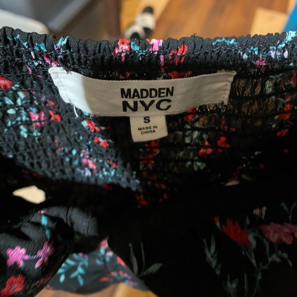 Madden NYC Women's Floral Long Sleeve Top - Black